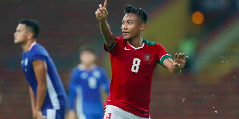 Hargianto merayakan gol kedua Indonesia ke gawang Filipina pada pertandingan Grup B <a style='color:#c1272d;text-decoration:none' href='http://bolasport.com/tag/sea-games-2017'>SEA Games 2017</a> di Shah Alam, Kamis (17/8/2017).