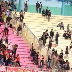 Suporter Rusuh Lagi, Video Laga PSS VS PSIS Yang Sempat Dihentikan