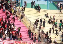 Suporter Rusuh Lagi, Video Laga PSS VS PSIS Yang Sempat Dihentikan Suporter Rusuh Lagi, Video Laga PSS VS PSIS Yang Sempat Dihentikan