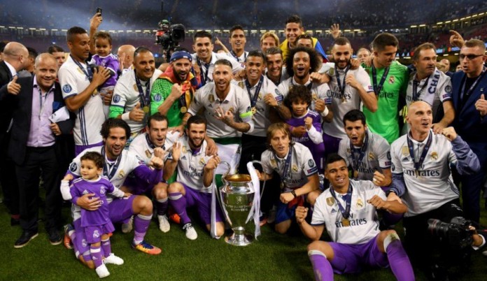 Berpesta, Casemiro Minta Marcelo Cukur Habis Rambutnya
