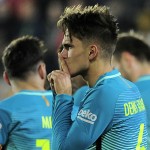 Meski Kurang Mendapat Tempat, Suarez Ingin Bertahan di Barca