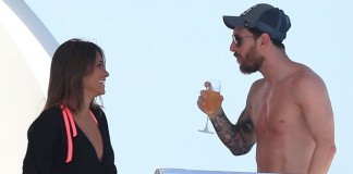 Begini Gaya Messi dan Pacarnya Saat Liburan Musim Panas di Ibiza
