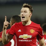 Phil Jones Mengaku Tak Terganggu Dengan Kehadiran Lindelof