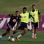 Fans Barca Senang Meihat Perlakuan Kasar Paulinho Pada Neymar