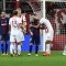 Video, Messi Mendapat Pelukan Dari Penyusup Saat Hadapi Olympiakos